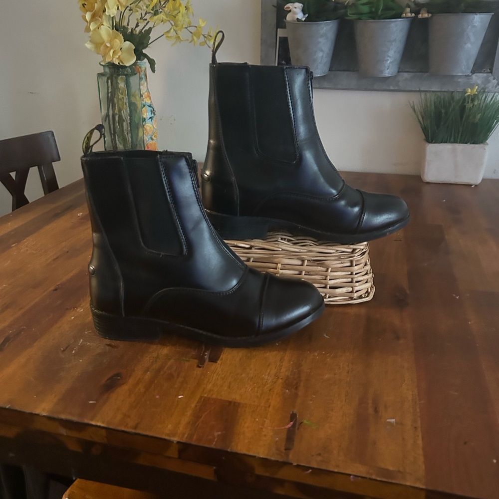 Saxon Women's Cavalier Front Short Zip Riding Paddock Jodhpur Barn Work Boot